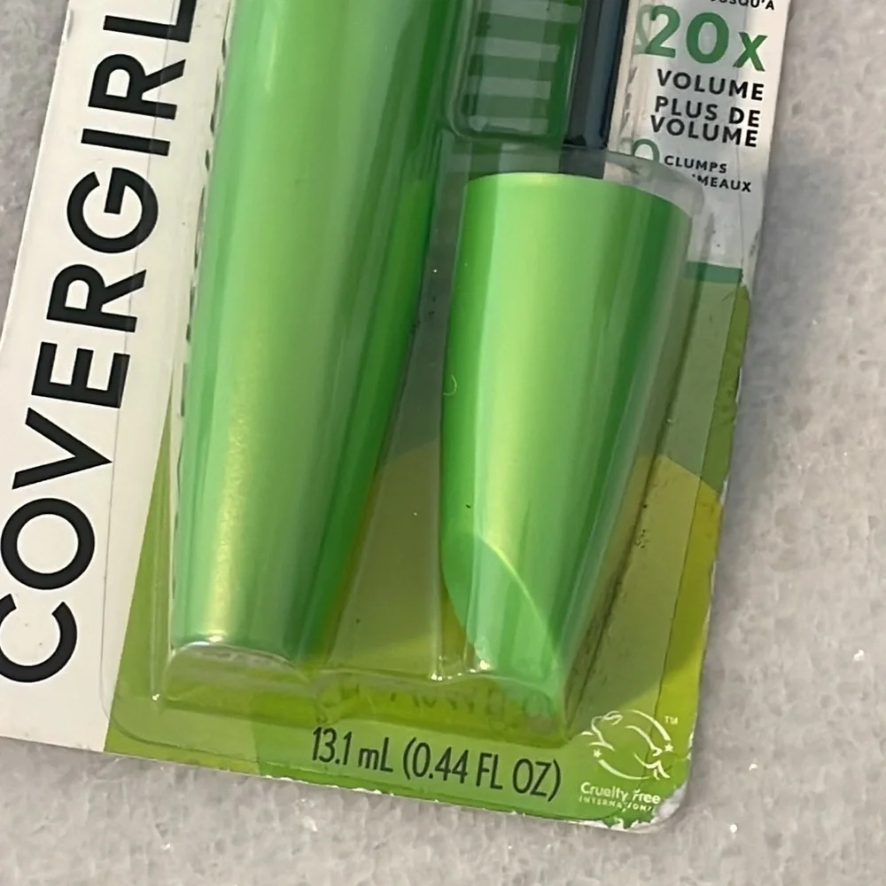 COVERGIRL Lash Blast Clump Crusher Waterproof Mascara New Size .44Fl OZ